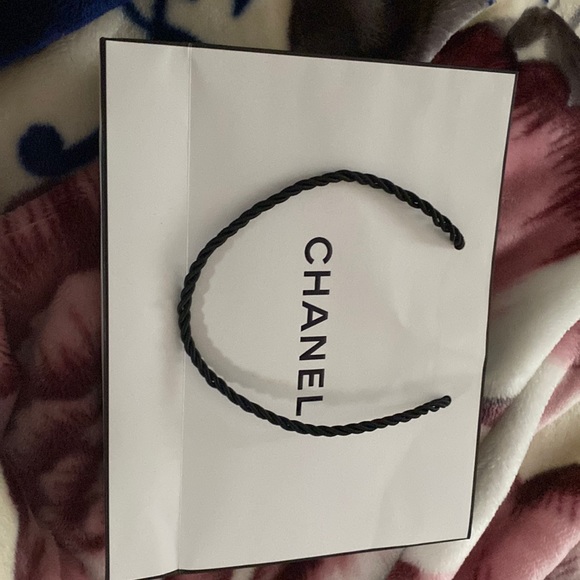 Chanel box/bag authentic. - Picture 3 of 3
